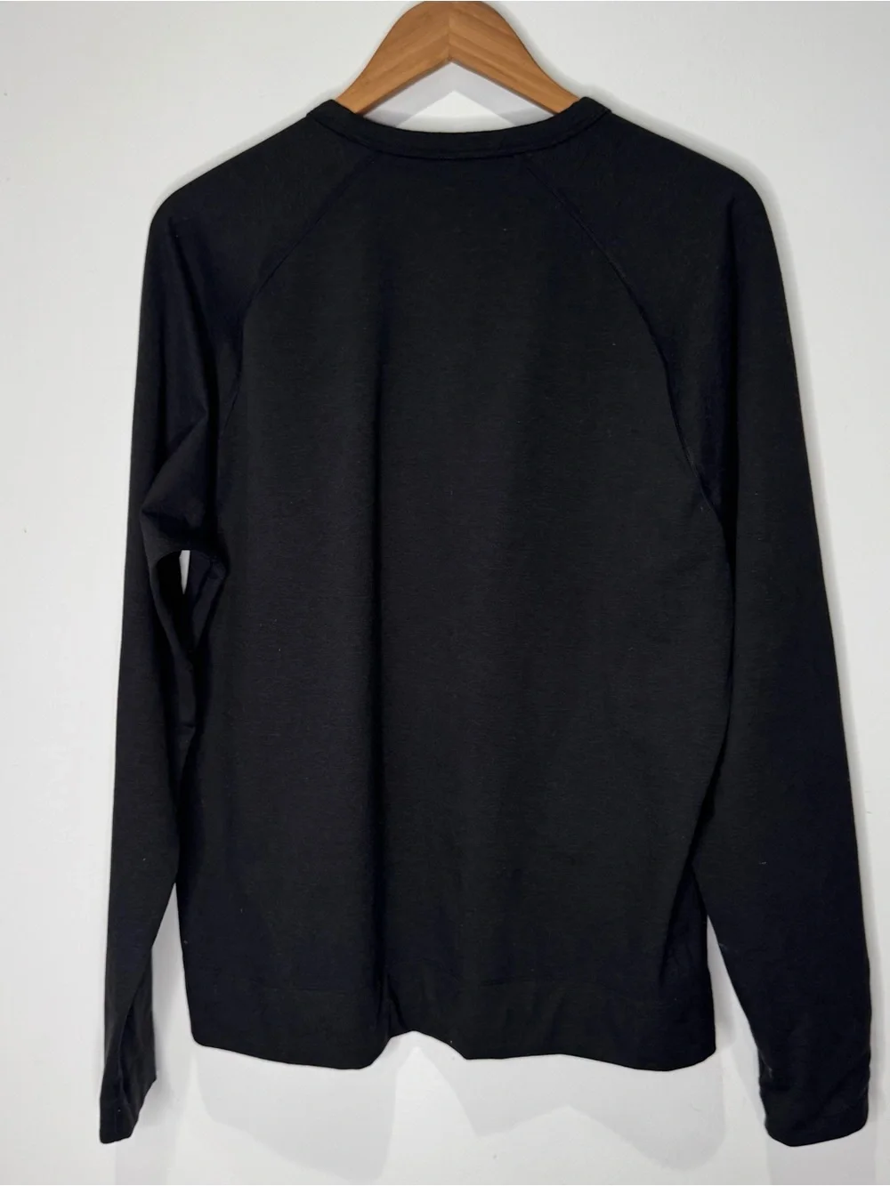 VUORI Men's Coronado Crewneck Sweatshirt - Black Medium - Picture 7 of 14